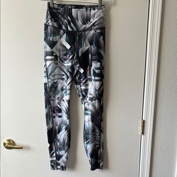 Nike Dri-FIT Multicolor Abstract Leggings - Picture 1 of 7
